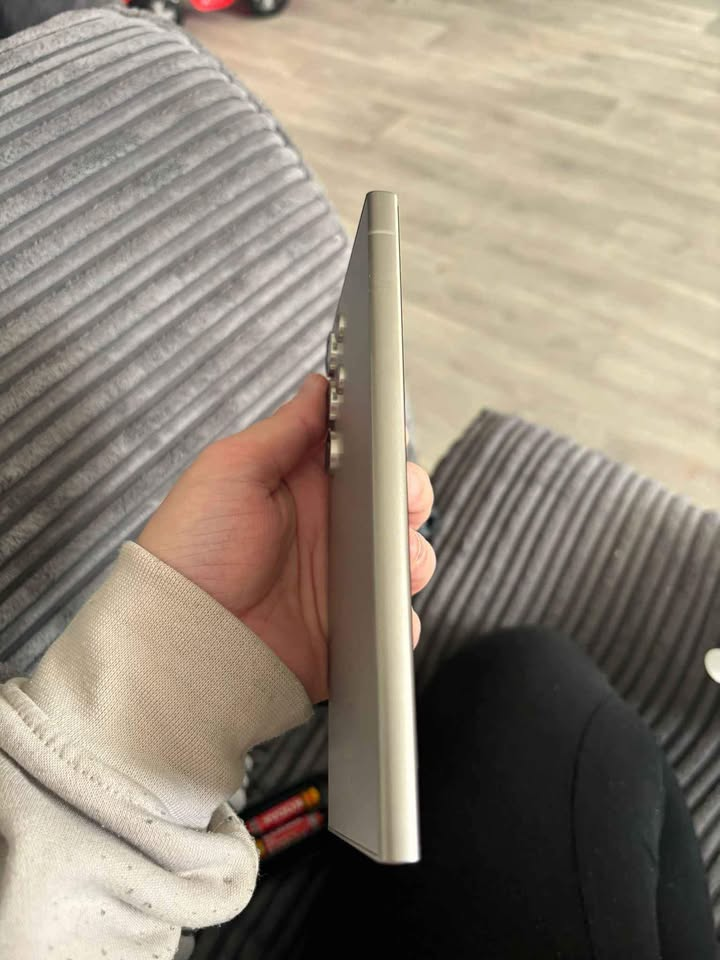 Samsung Galaxy S24 Ultra 256Gb Black Titanium Unlocked to all networks with warranty